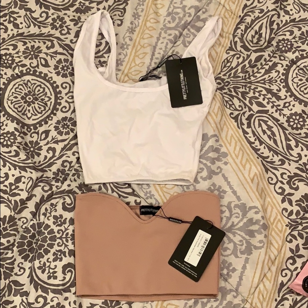 SALE!!!! 2 crop tops for 14$